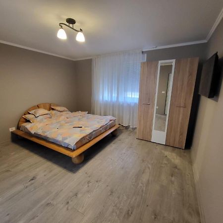 Casa Berzelor Villa Sînmartin Eksteriør bilde