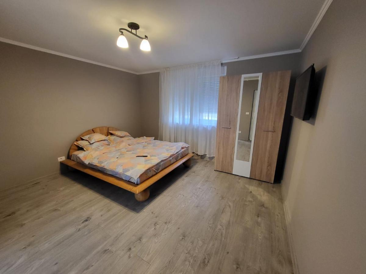 Casa Berzelor Villa Sînmartin Eksteriør bilde